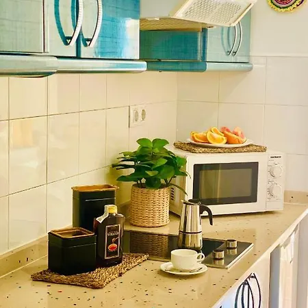Beautiful Garden Flat Nearly Refurbished Free Wifi *